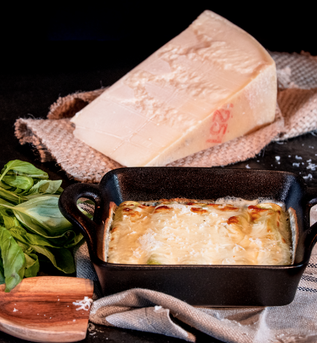 Canelones de atún rojo Balfegó, ricotta y espinacas con salsa de bechamel y queso
